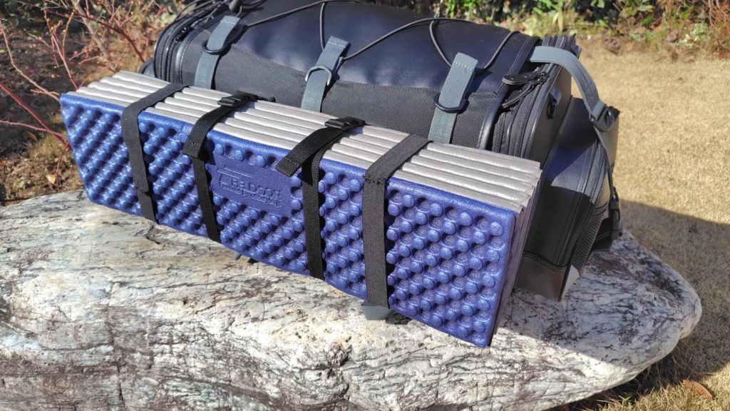 長物固定ベルトでマットを装着した写真