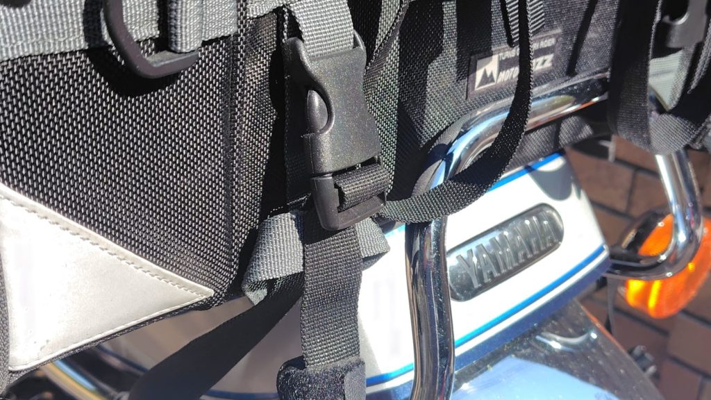 ループに通して固定した状態