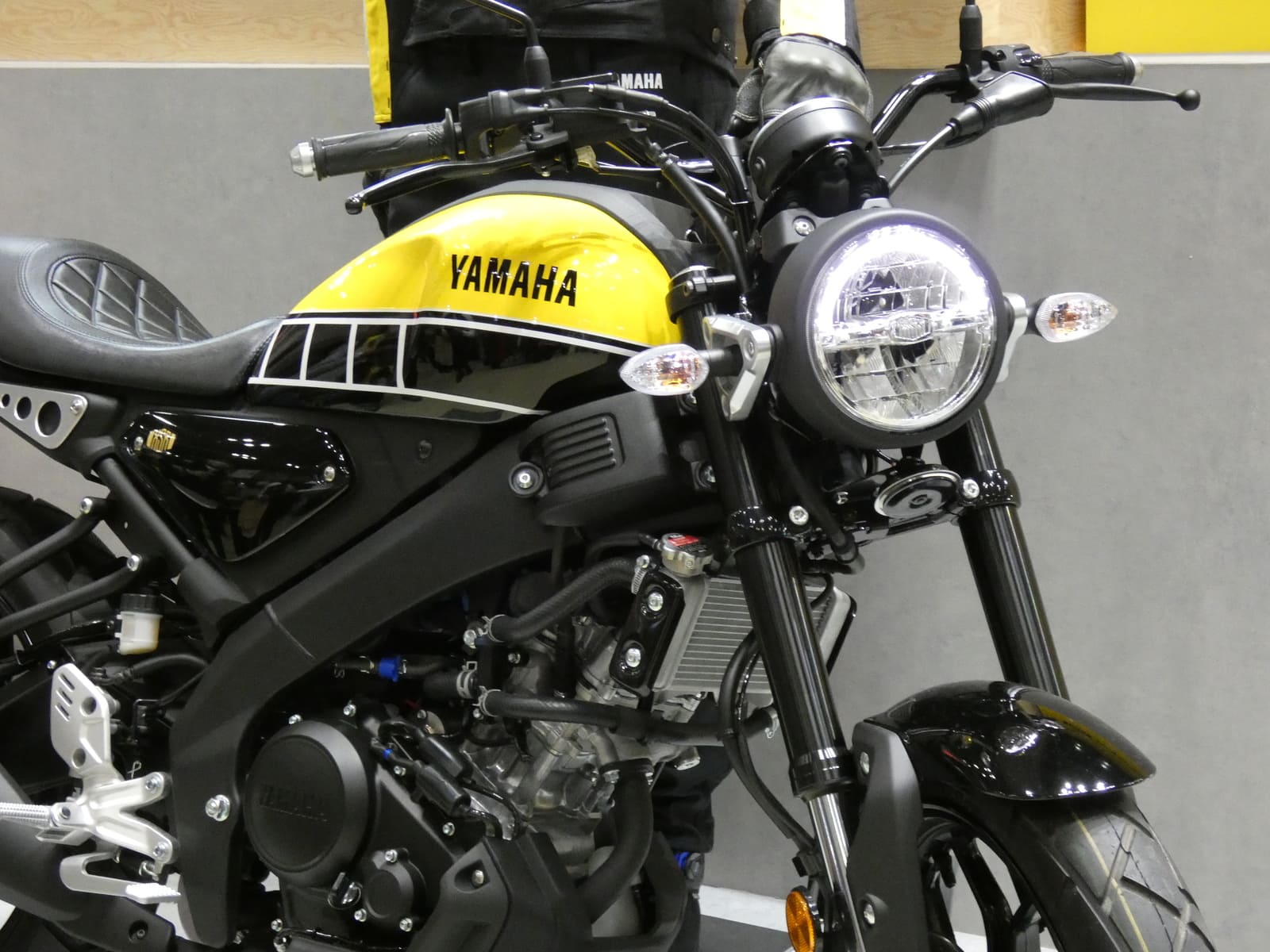 xsr155-mcs-front 車体前方