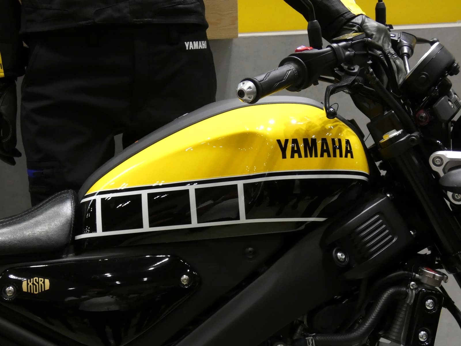 xsr155-mcs-tank インターカラーのタンク